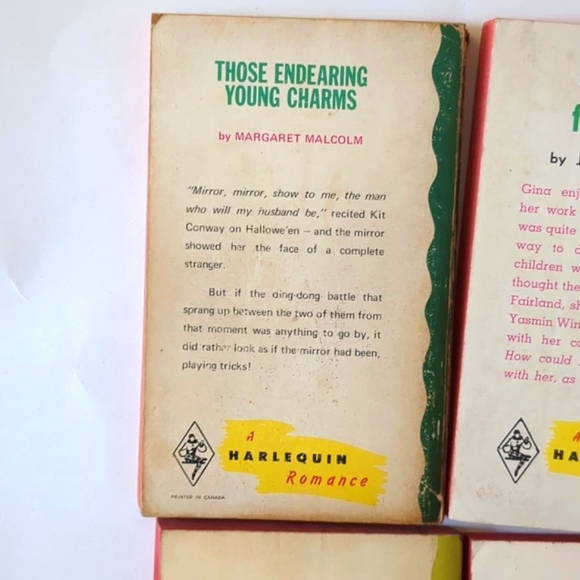 Vintage Harlequin Romance pocketbooks! - Picture 3 of 11